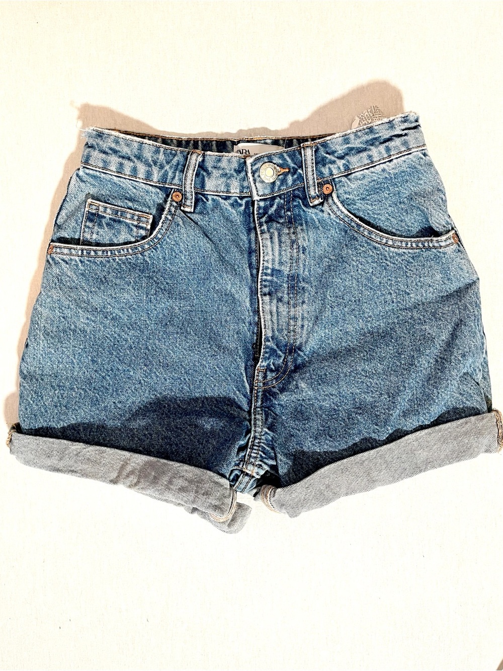 Zara High Waisted Light Wash Denim Shorts Size 4 Cuffed